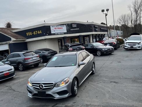 Used 2015 Mercedes-Benz E 350 4MATIC Sedan image 1