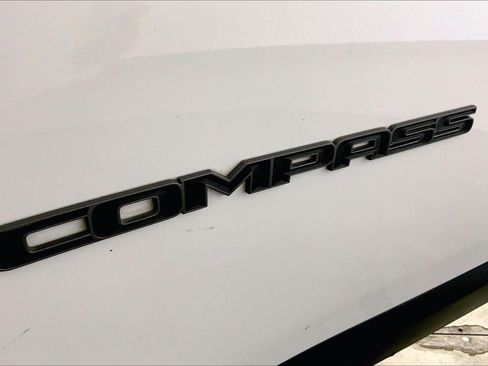 Used 2025 Jeep Compass Trailhawk AWD/4WD image 8