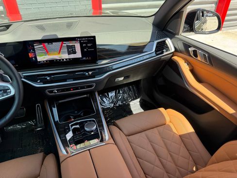 Used 2025 BMW X5 sDrive40i w/ M Sport Package RWD image 23