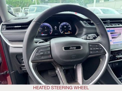 Used 2023 Jeep Grand Cherokee L Limited AWD/4WD image 11