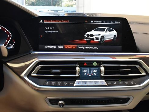Used 2020 BMW X6 xDrive40i w/ Executive Package image 31