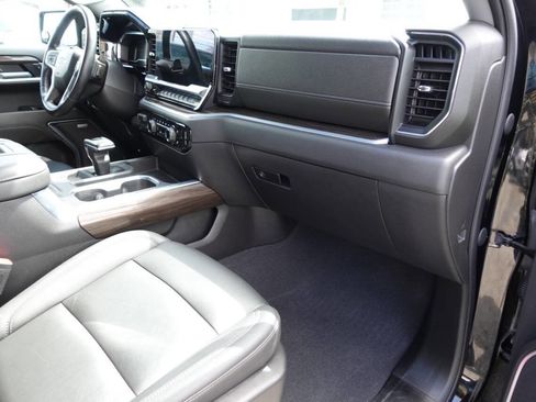 Used 2022 Chevrolet Silverado 1500 LT Trail Boss image 45