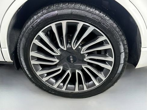 Used 2022 Lincoln Corsair Grand Touring image 32