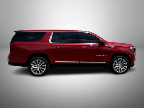 Used 2023 GMC Yukon XL Denali AWD/4WD image 4