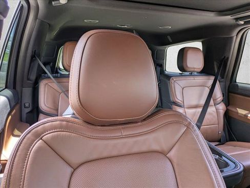 Used 2024 Lincoln Navigator Reserve AWD/4WD image 14