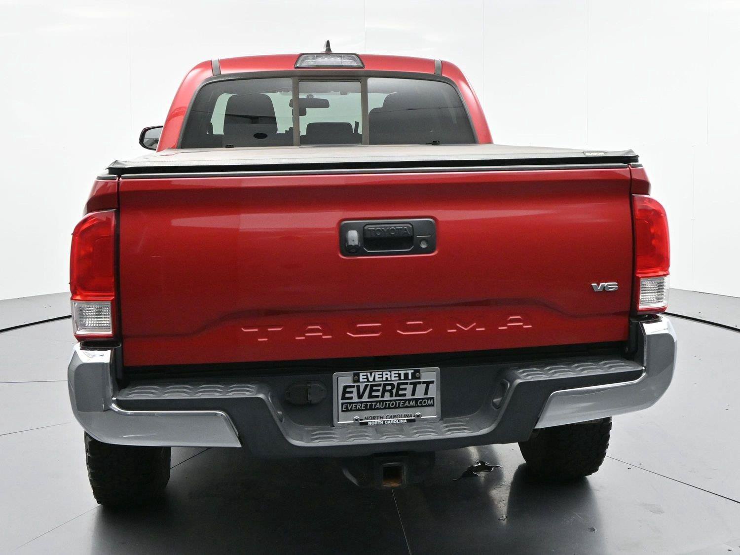 Used 2016 Toyota Tacoma SR5 w/ Towing Package RWD image 6