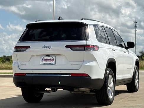 Used 2025 Jeep Grand Cherokee L Laredo w/ Luxury Tech Group I AWD/4WD image 8