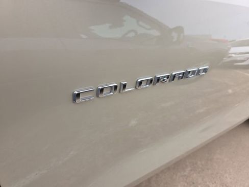Used 2023 Chevrolet Colorado Z71 AWD/4WD image 11