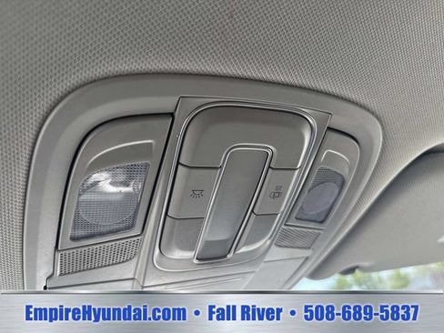 Used 2020 Hyundai Santa Fe SE AWD/4WD image 24