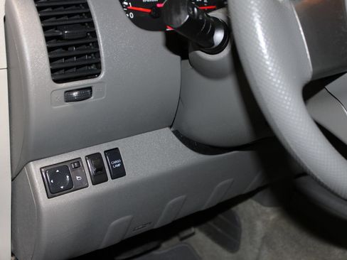 Used 2012 Nissan Frontier SV RWD image 17