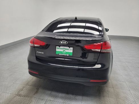 Used 2017 Kia Forte LX image 7
