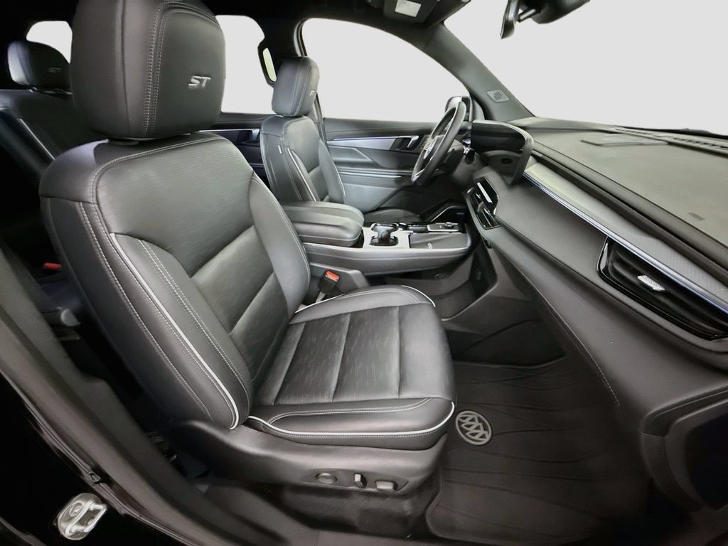 Used 2025 Buick Enclave Sport Touring w/ Power Package FWD image 29