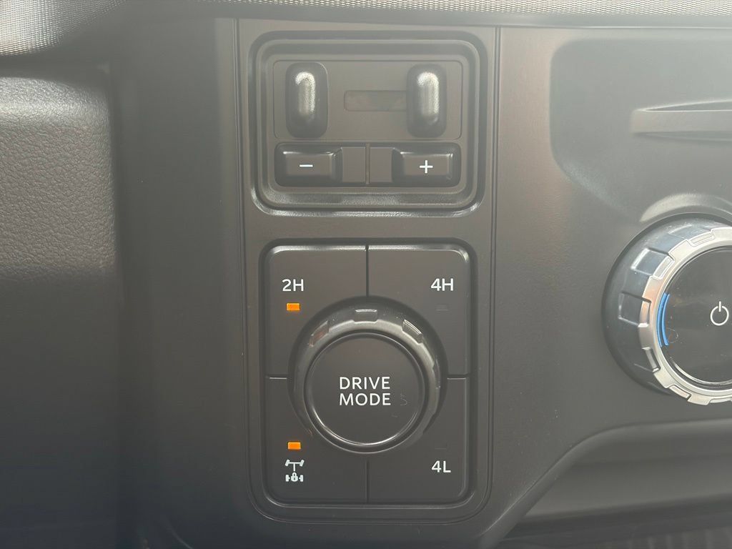 Used 2024 Ford F250 Platinum AWD/4WD image 36