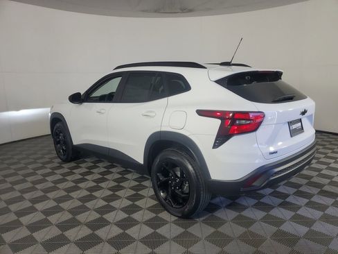 New 2026 Chevrolet Trax LT w/ Midnight Edition image 6