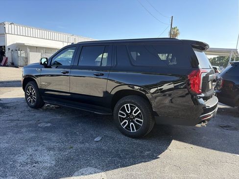 Used 2024 GMC Yukon XL AT4 w/ Technology Package AWD/4WD image 8