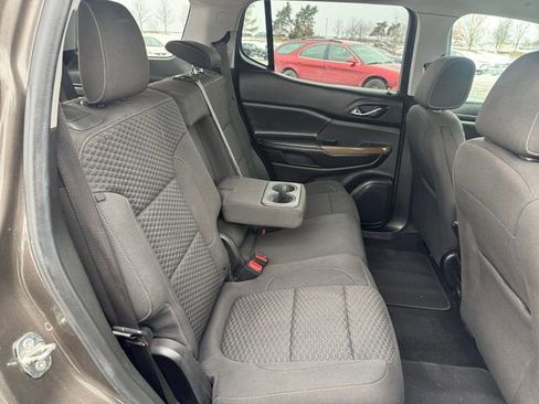 Used 2019 GMC Acadia SLE image 18