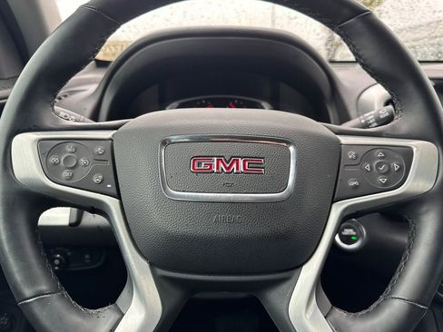 Used 2024 GMC Terrain SLT image 23