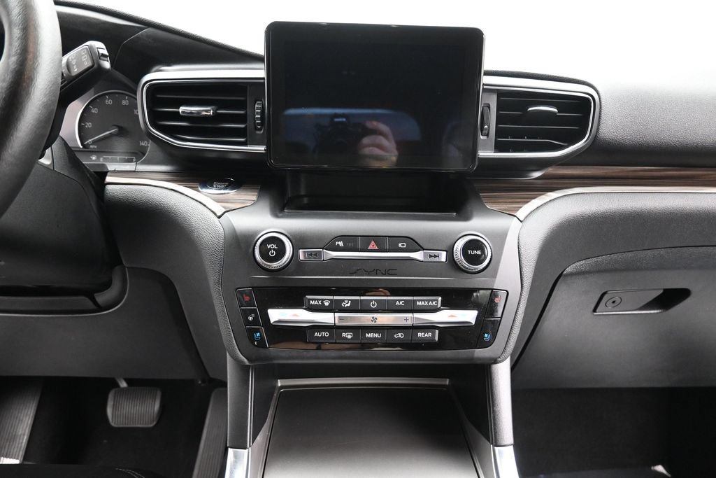 Used 2020 Ford Explorer Limited AWD/4WD image 15