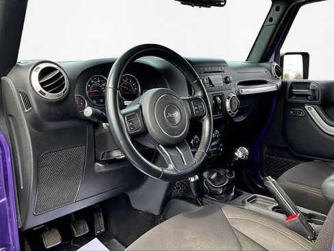 Used 2017 Jeep Wrangler Unlimited Sahara image 16