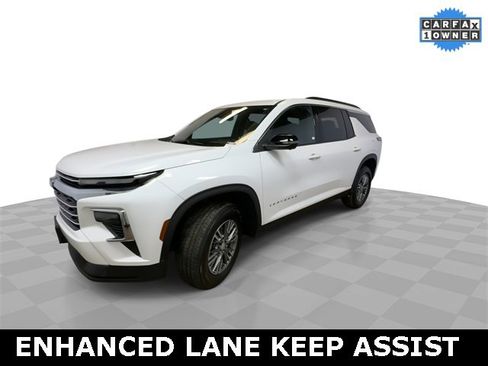 Used 2025 Chevrolet Traverse LT w/ Driver Confidence Package image 4