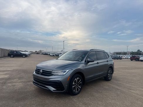 Used 2022 Volkswagen Tiguan S FWD image 9