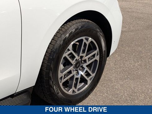 Used 2025 Ford Expedition Active image 12