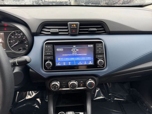 Used 2025 Nissan Versa SV image 17