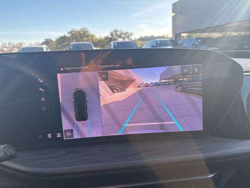 Used 2025 Audi Q5 Premium w/ Convenience Package image 25