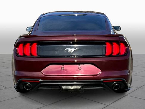 Used 2018 Ford Mustang Coupe image 4