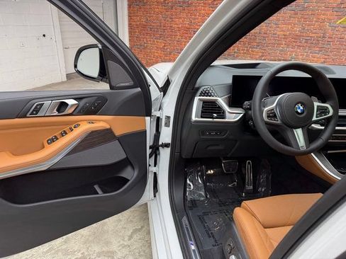 Used 2026 BMW X5 xDrive50e AWD/4WD image 10