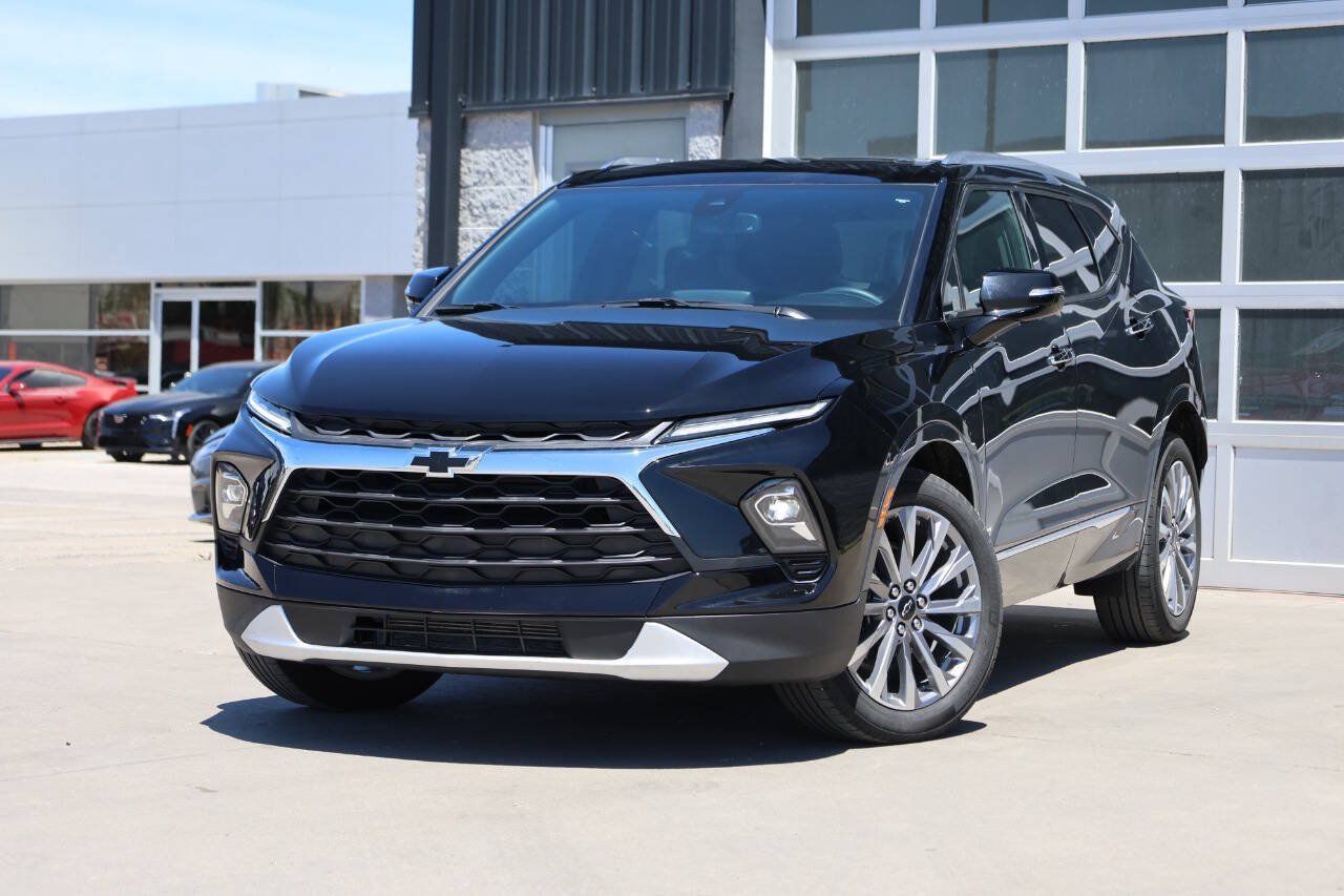 Used 2024 Chevrolet Blazer Premier w/ Enhanced Convenience Package AWD/4WD image 3