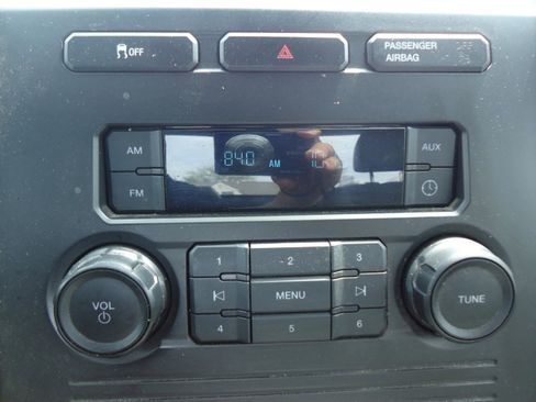 Used 2018 Ford F250 XL w/ Power Equipment Group AWD/4WD image 17