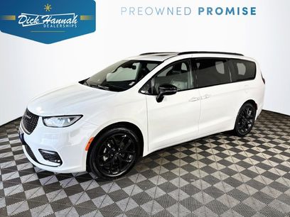 Used 2025 Chrysler Pacifica Limited