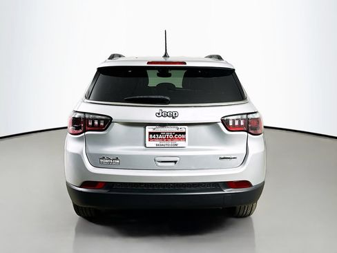 Used 2024 Jeep Compass Latitude AWD/4WD image 6