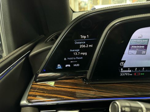 Used 2021 Cadillac Escalade ESV Premium Luxury image 28