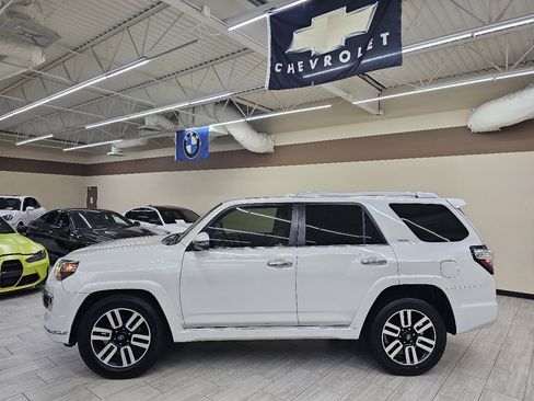 Used 2016 Toyota 4Runner Limited image 11