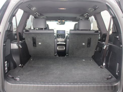 Used 2022 Lexus GX 460 Premium w/ Accessory Package AWD/4WD image 17