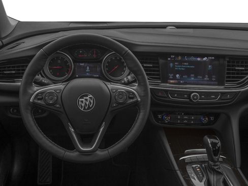 Used 2018 Buick Regal Preferred FWD image 4