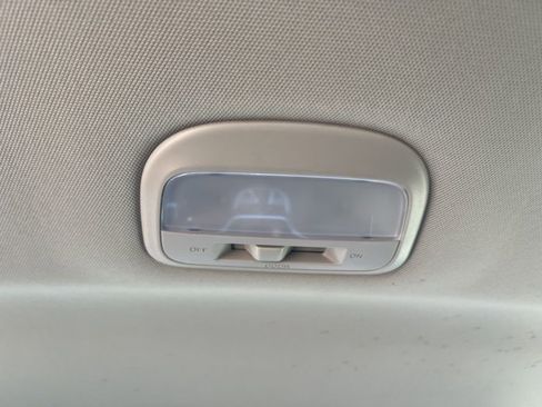 Used 2023 Subaru Outback Premium image 31