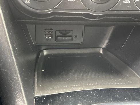 Used 2015 MAZDA MAZDA3 i Sport image 17