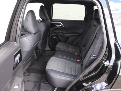 New 2026 Mitsubishi Outlander LE AWD/4WD image 10