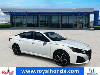 Used 2023 Nissan Altima 2.5 SR