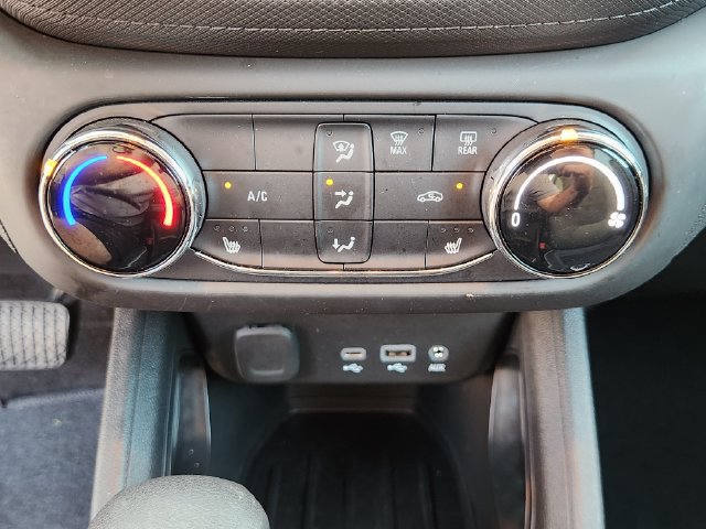 Used 2023 Chevrolet TrailBlazer LT FWD image 18
