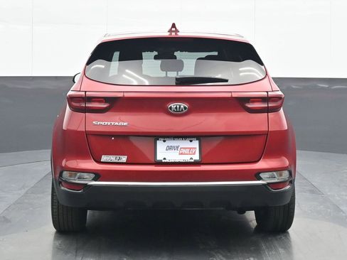Used 2022 Kia Sportage LX image 5