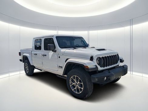 New 2026 Jeep Gladiator Sport AWD/4WD image 2