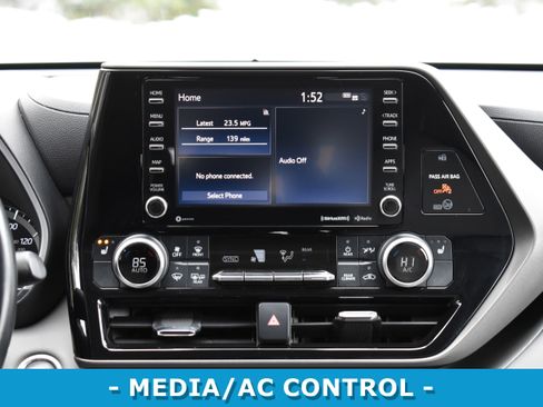 Used 2021 Toyota Highlander XLE image 22