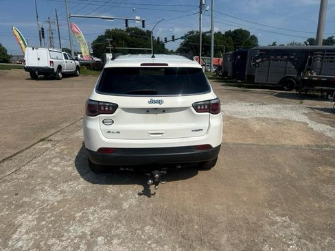 Used 2017 Jeep Compass Latitude AWD/4WD image 6