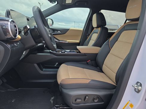 New 2026 Chevrolet Equinox ACTIV w/ Convenience Package III FWD image 10