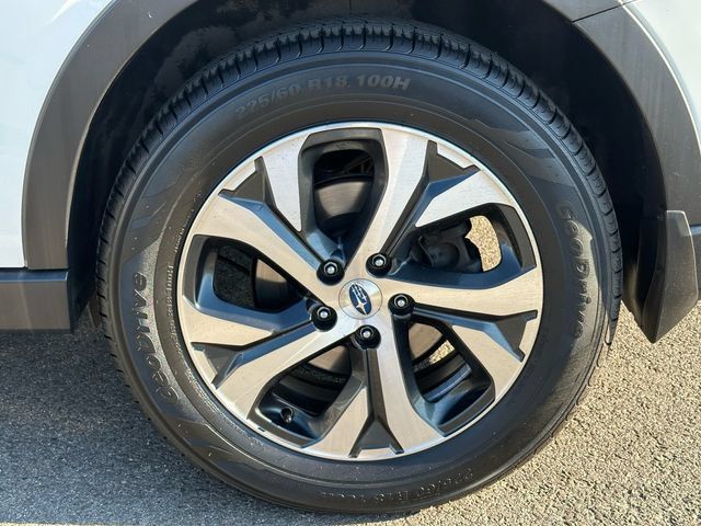 Used 2022 Subaru Outback Touring w/ Popular Package #2 AWD/4WD image 39