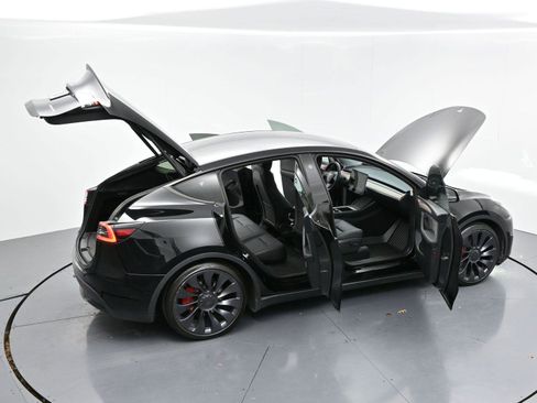 Used 2024 Tesla Model Y Performance image 32